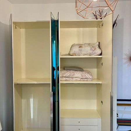 Joy House -Central City Near Metro Arco Della Pace Brera-Entire Apartment Perfect For Work & Play, Nightlife With Ac & Fast Wifi Welcome To The Cool Joy House! ميلان المظهر الخارجي الصورة