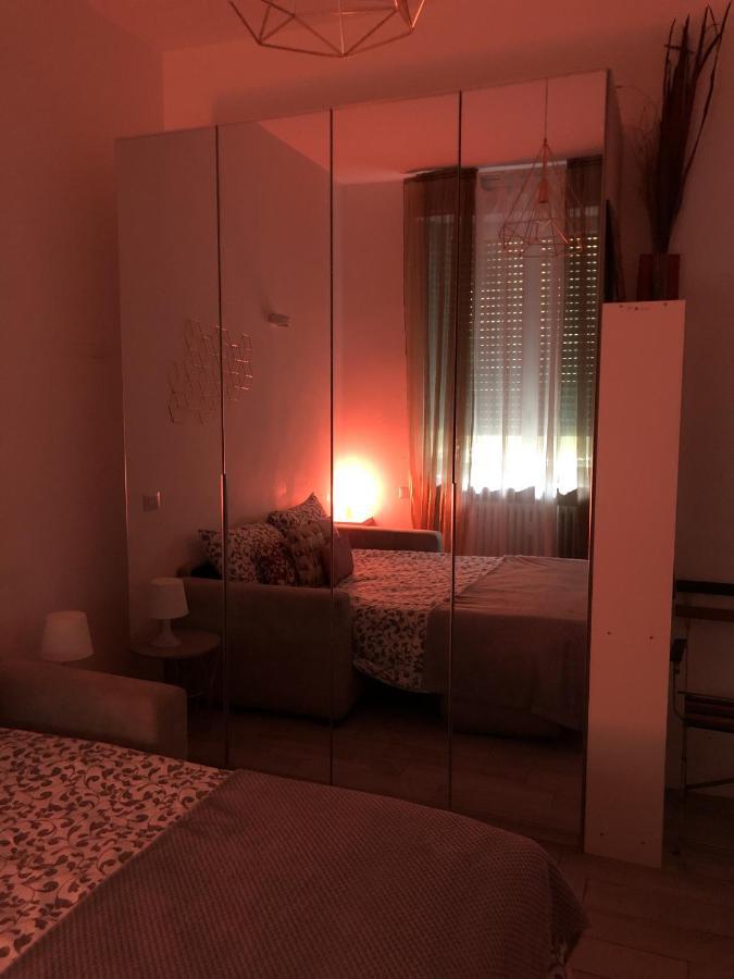 Joy House -Central City Near Metro Arco Della Pace Brera-Entire Apartment Perfect For Work & Play, Nightlife With Ac & Fast Wifi Welcome To The Cool Joy House! ميلان المظهر الخارجي الصورة