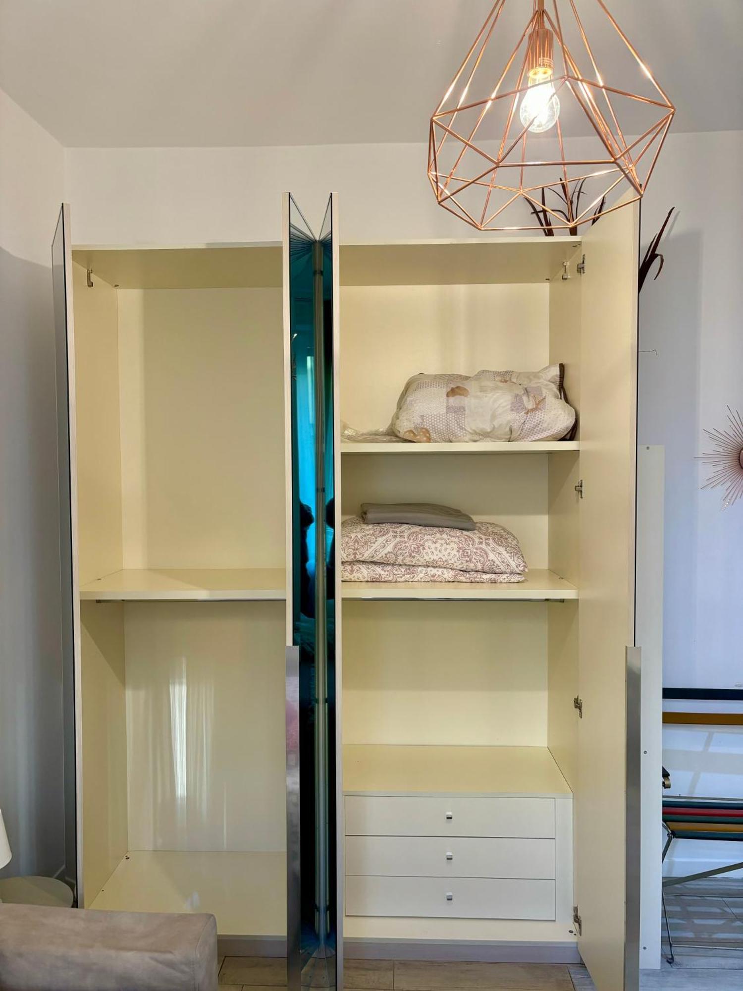 Joy House -Central City Near Metro Arco Della Pace Brera-Entire Apartment Perfect For Work & Play, Nightlife With Ac & Fast Wifi Welcome To The Cool Joy House! ميلان المظهر الخارجي الصورة